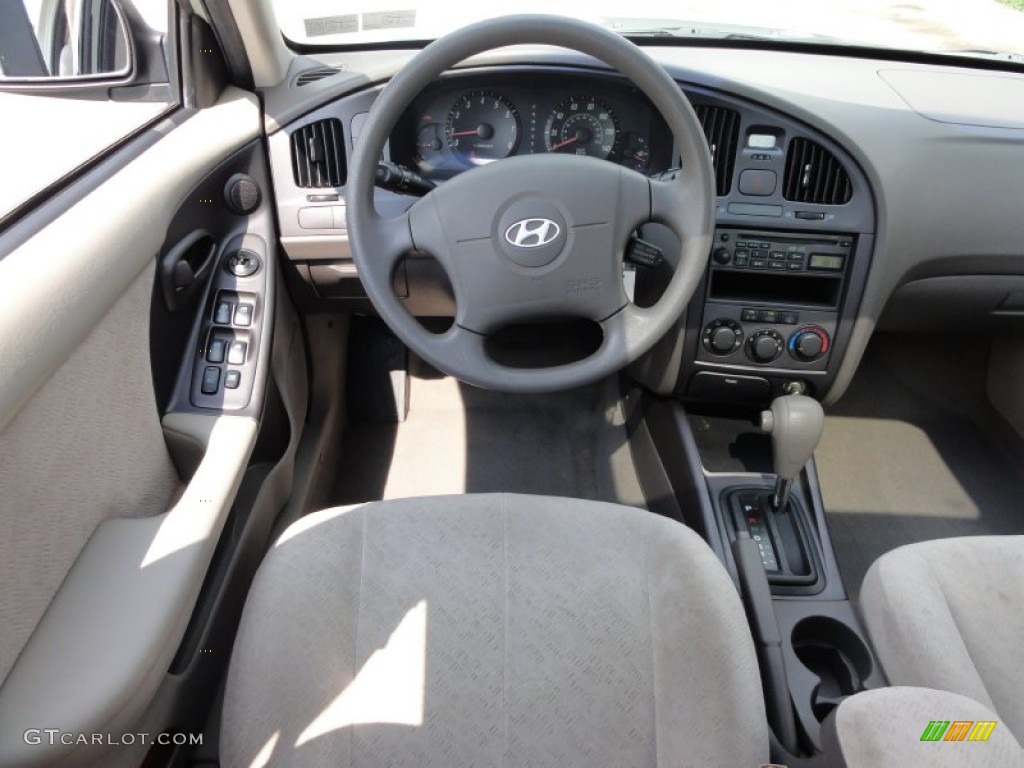 2004 Elantra GLS Sedan - Sea Shell Green / Beige photo #30