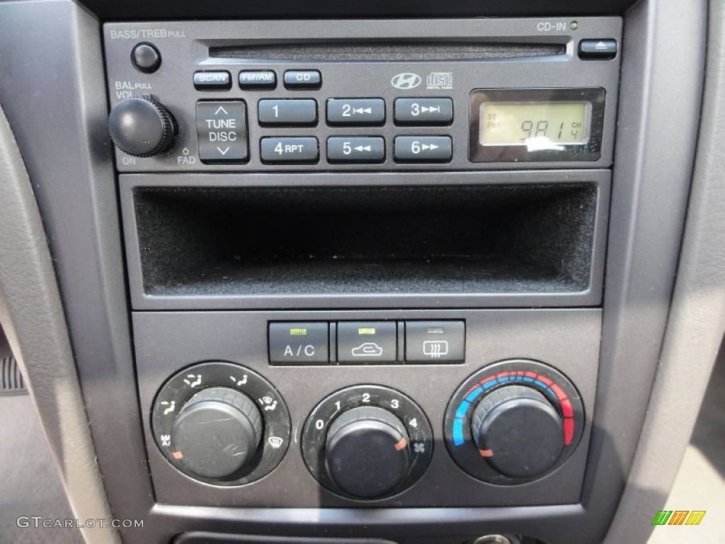 2004 Elantra GLS Sedan - Sea Shell Green / Beige photo #42