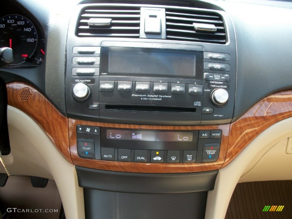 2008 Acura TSX Sedan Audio System Photos