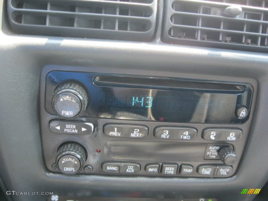 2003 Chevrolet Cavalier LS Sport Sedan Audio System Photo #53147914