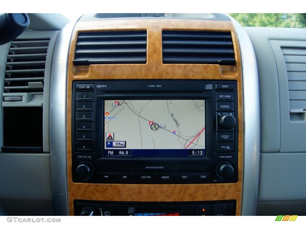 2007 Chrysler Aspen Limited Navigation Photos