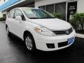 Fresh Powder - Versa 1.8 S Hatchback Photo No. 1