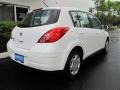 Fresh Powder - Versa 1.8 S Hatchback Photo No. 3