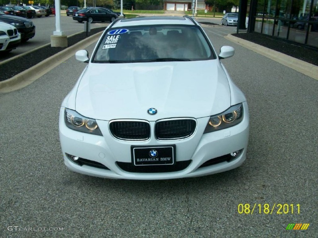 2011 3 Series 328i xDrive Sports Wagon - Alpine White / Saddle Brown Dakota Leather photo #2