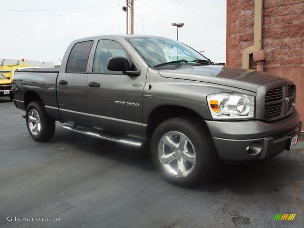 2007 Ram 1500 ST Quad Cab 4x4 - Mineral Gray Metallic / Medium Slate Gray photo #2