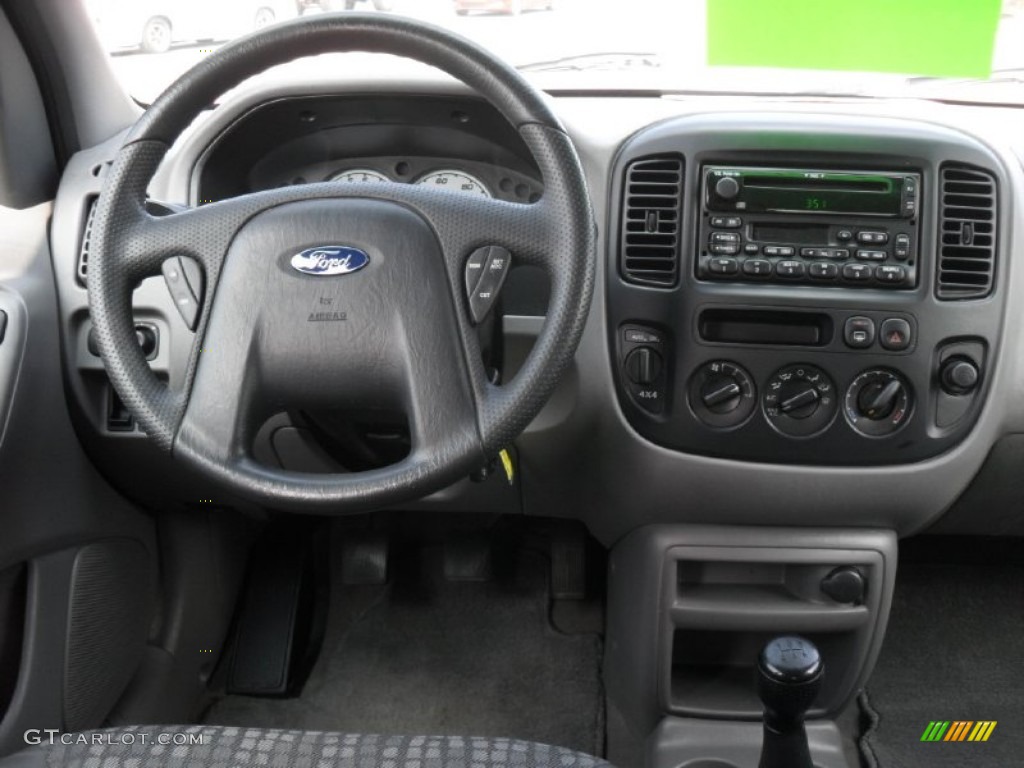 2002 Ford Escape XLS 4WD Dashboard Photos