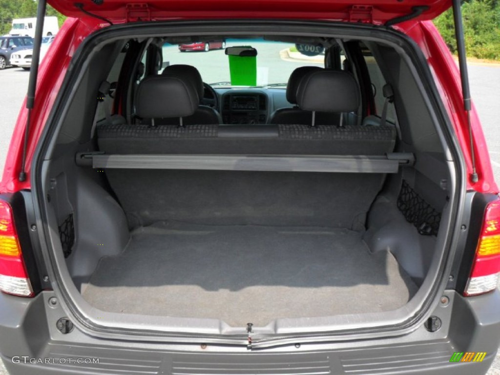 2002 Ford Escape XLS 4WD Trunk Photos