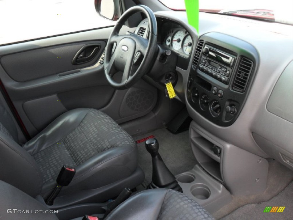 Medium Graphite Interior 2002 Ford Escape XLS 4WD Photo #53157374