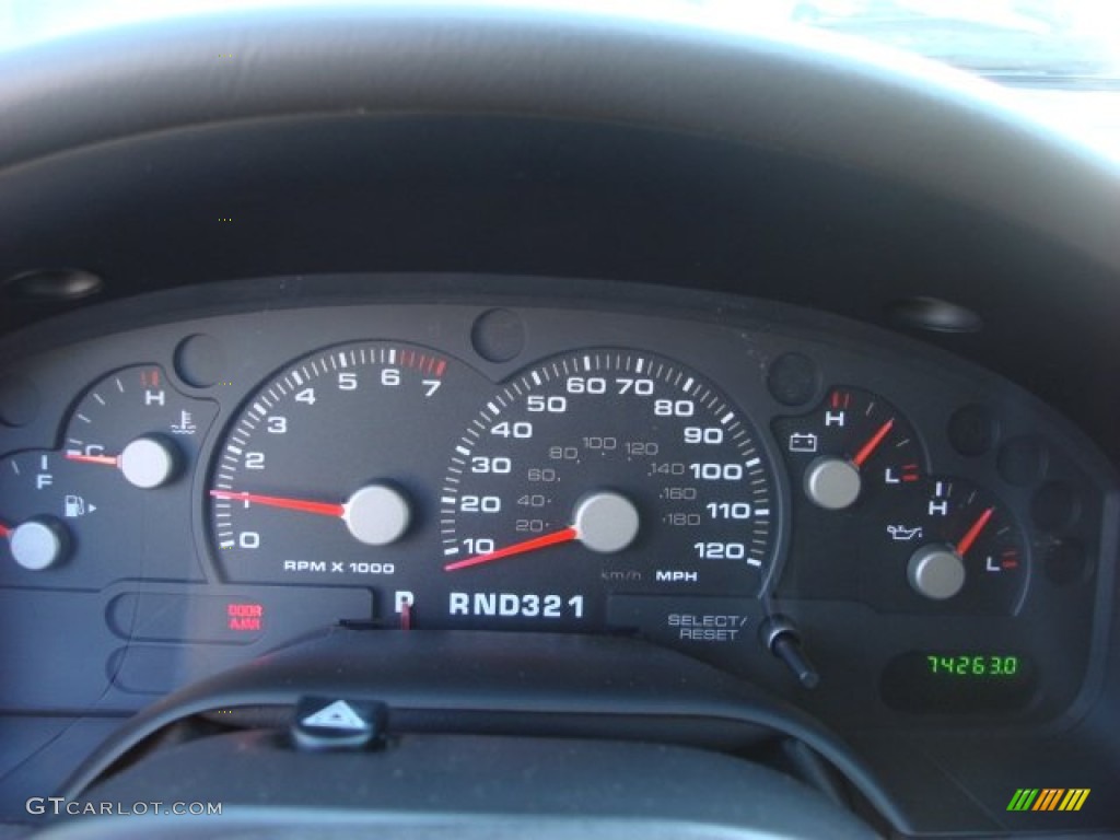 2004 Ford Explorer XLS Gauges Photos