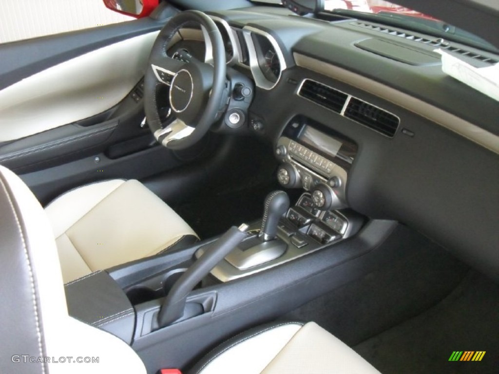 2011 Chevrolet Camaro LT/RS Convertible Beige Dashboard Photo #53161121