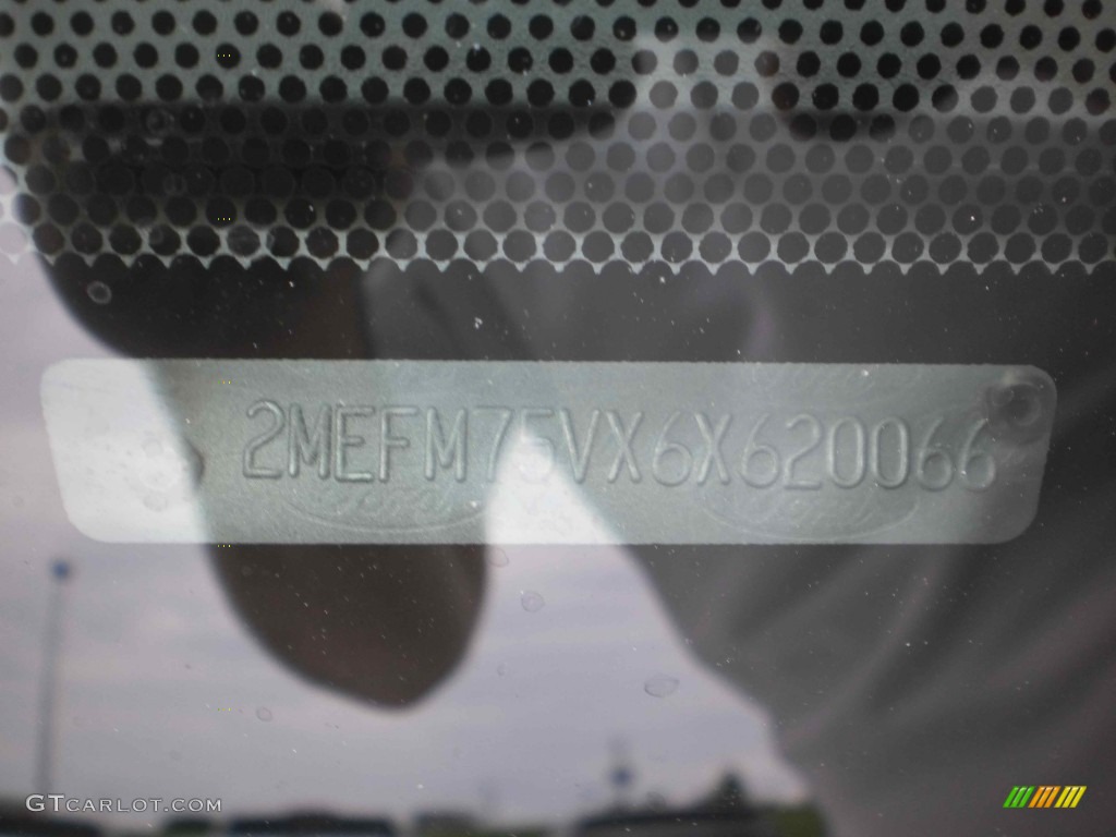 2006 Grand Marquis LS - Silver Birch Metallic / Charcoal Black photo #39