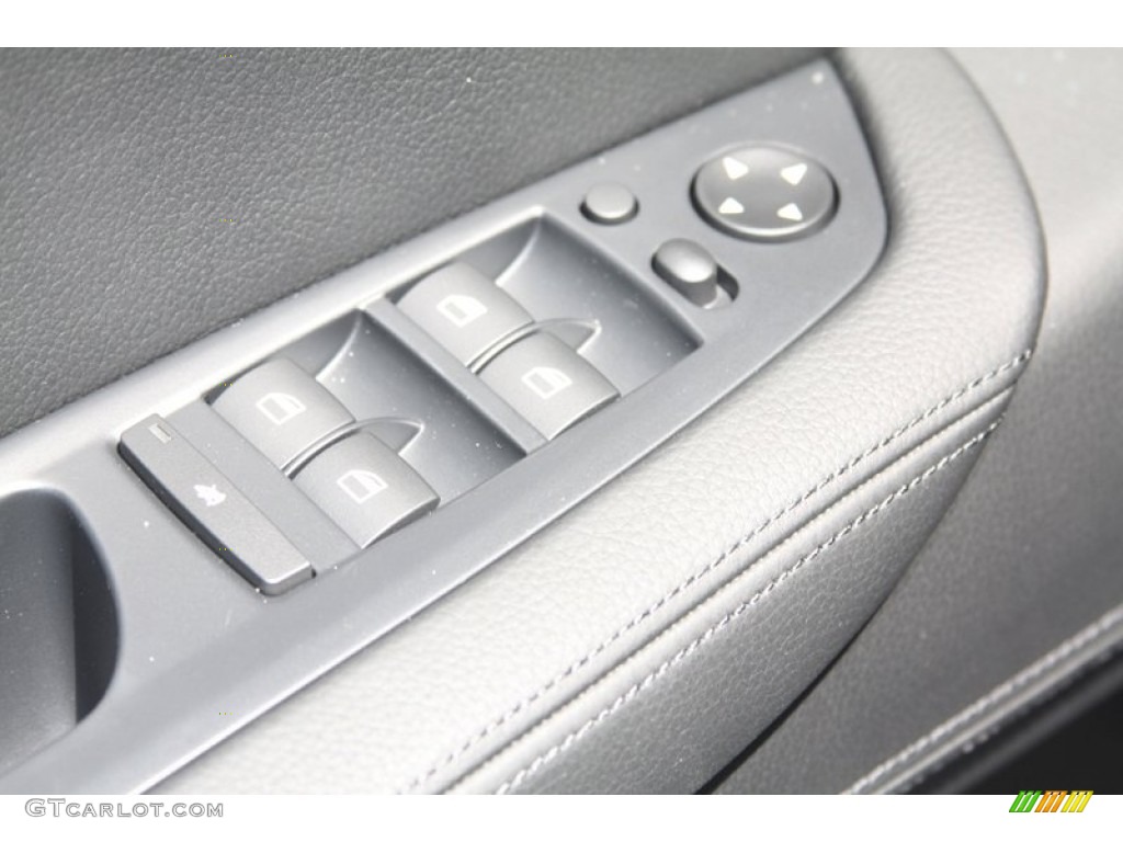 2012 BMW X6 M Standard X6 M Model Controls Photo #53166882
