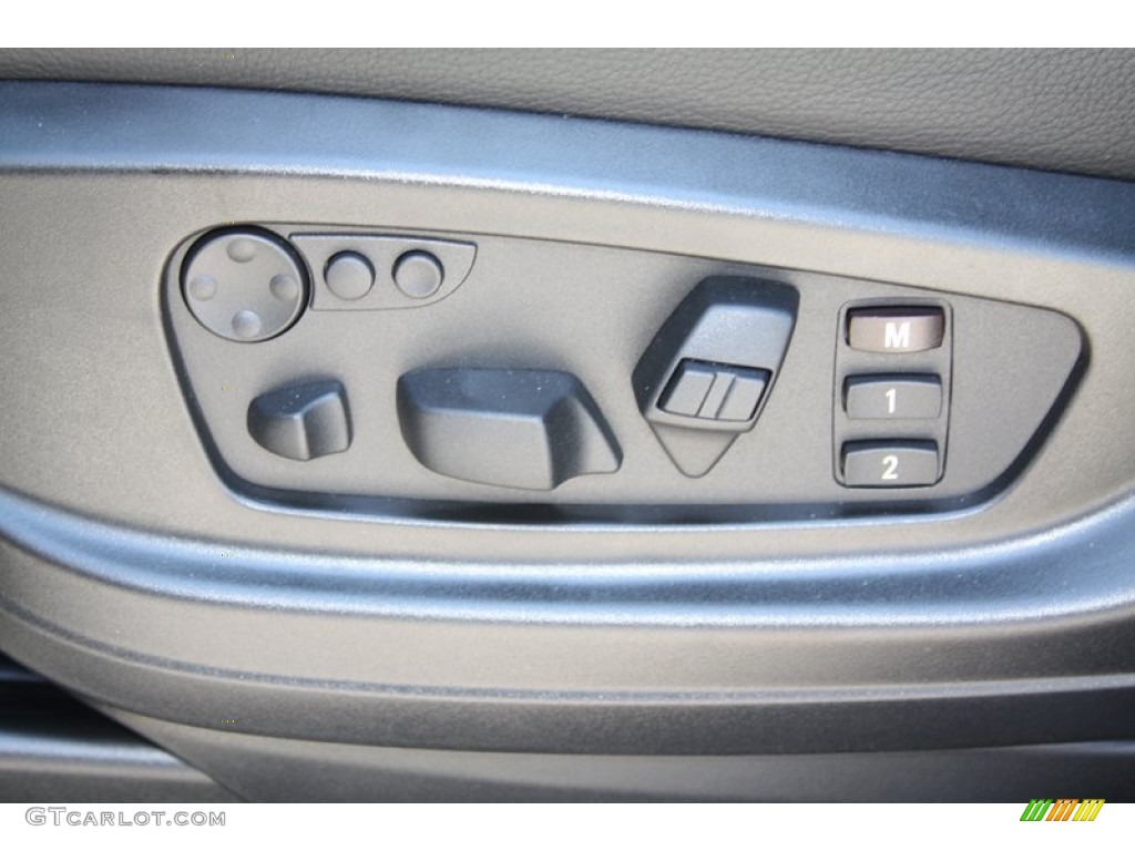 2012 BMW X6 M Standard X6 M Model Controls Photo #53166885