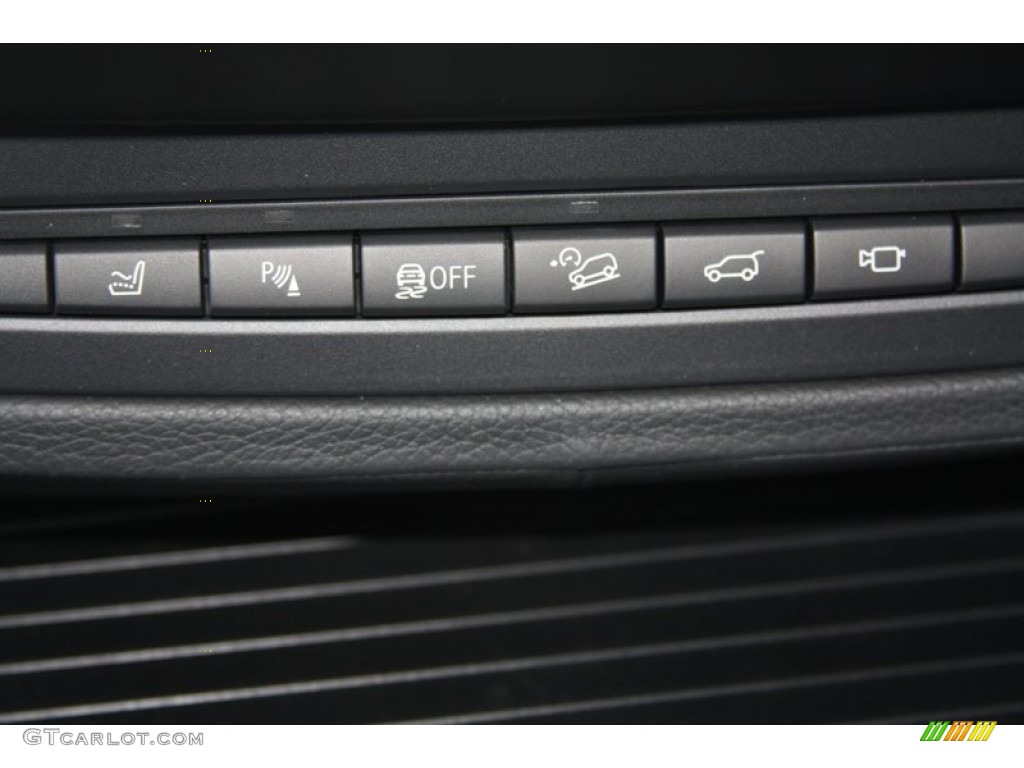 2012 BMW X6 M Standard X6 M Model Controls Photo #53166903