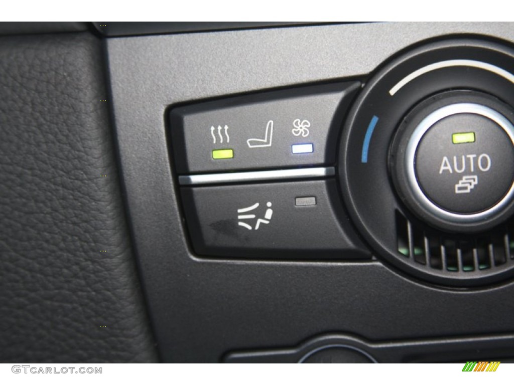 2012 BMW X6 M Standard X6 M Model Controls Photo #53166942
