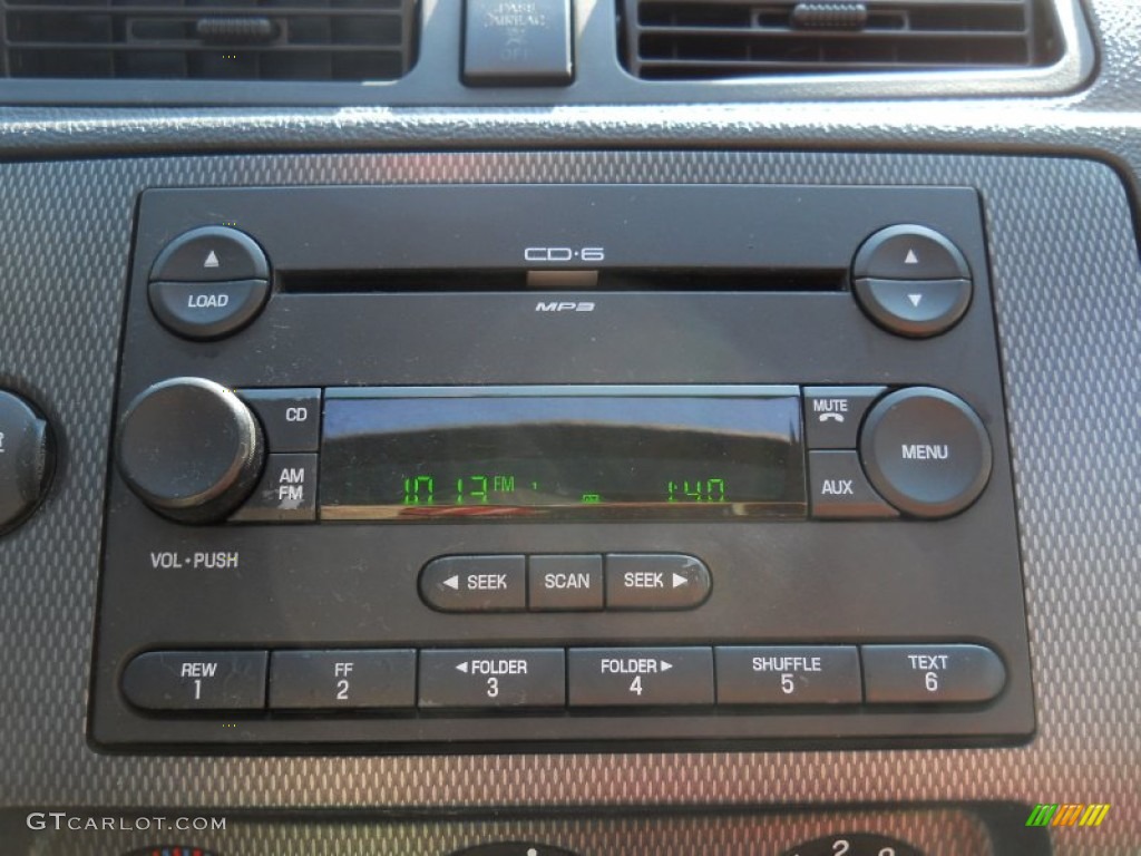 2005 Ford Focus ZX4 ST Sedan Audio System Photo #53175029