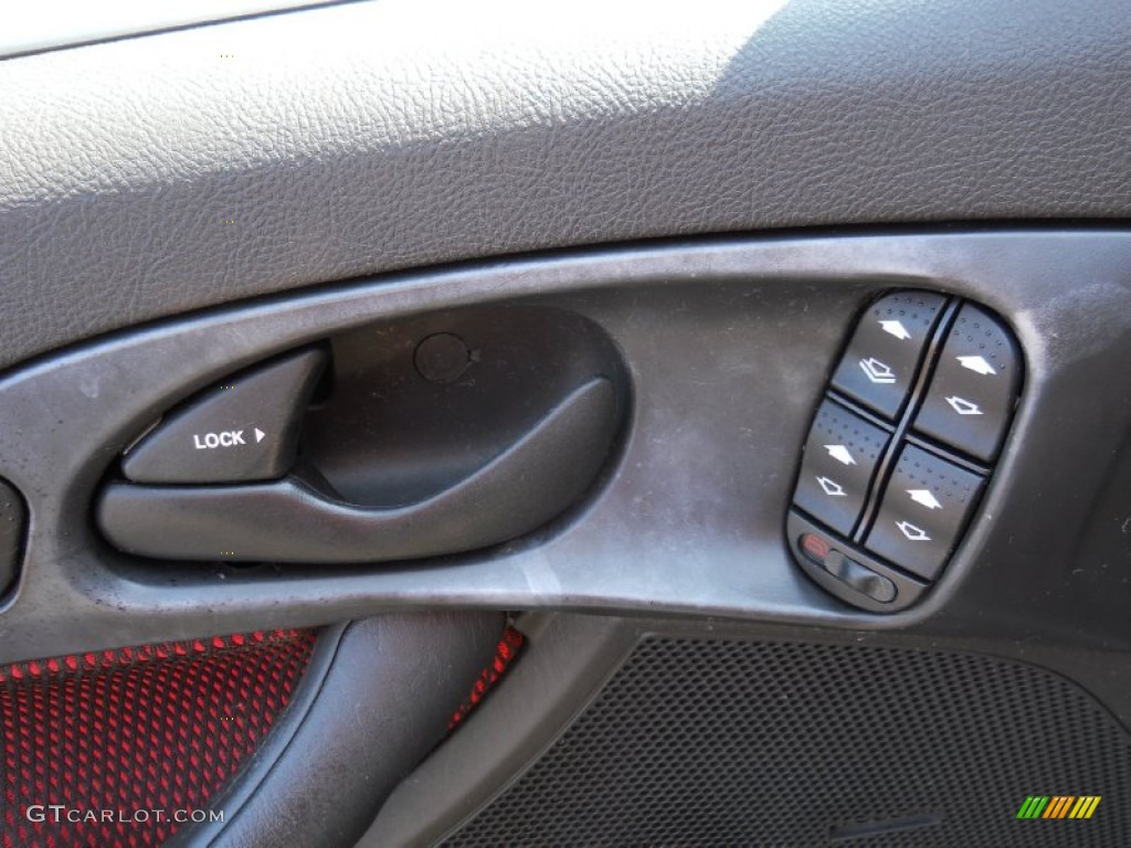 2005 Ford Focus ZX4 ST Sedan Controls Photo #53175140