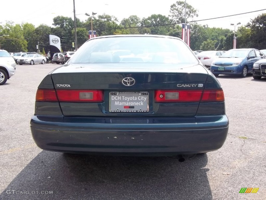 1998 Camry LE - Dark Green Metallic / Oak photo #6