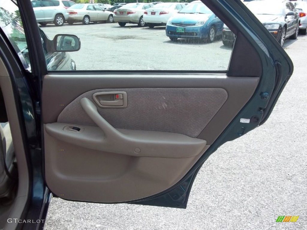 1998 Camry LE - Dark Green Metallic / Oak photo #16