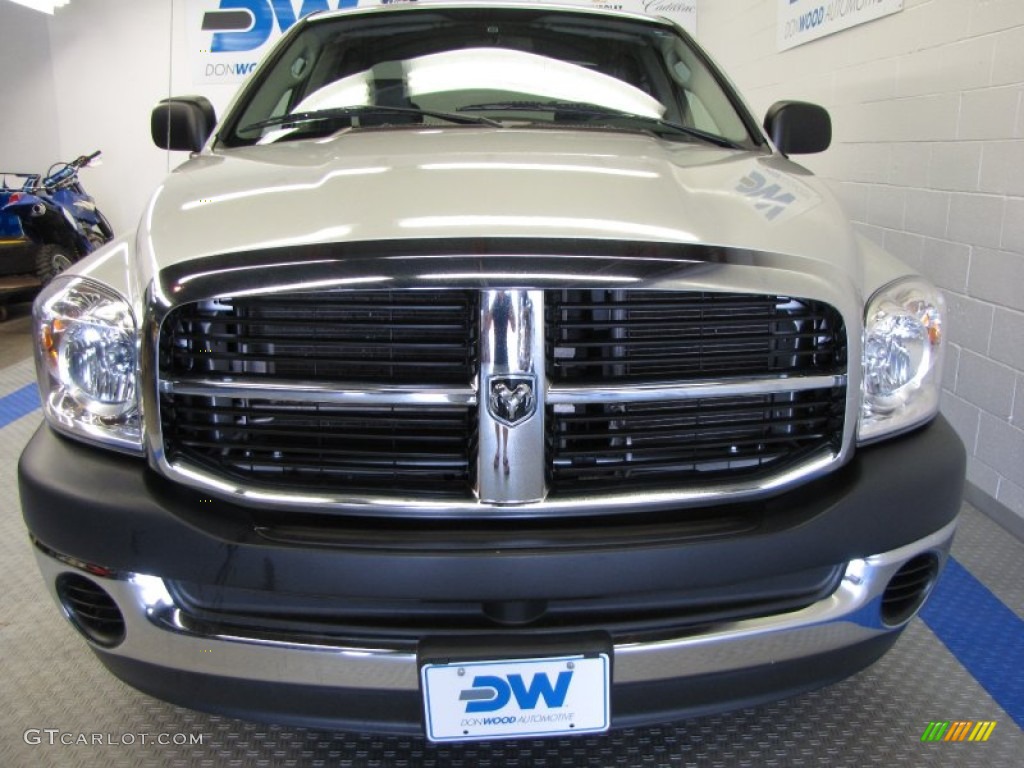 2008 Ram 1500 SXT Quad Cab 4x4 - Bright Silver Metallic / Medium Slate Gray photo #7