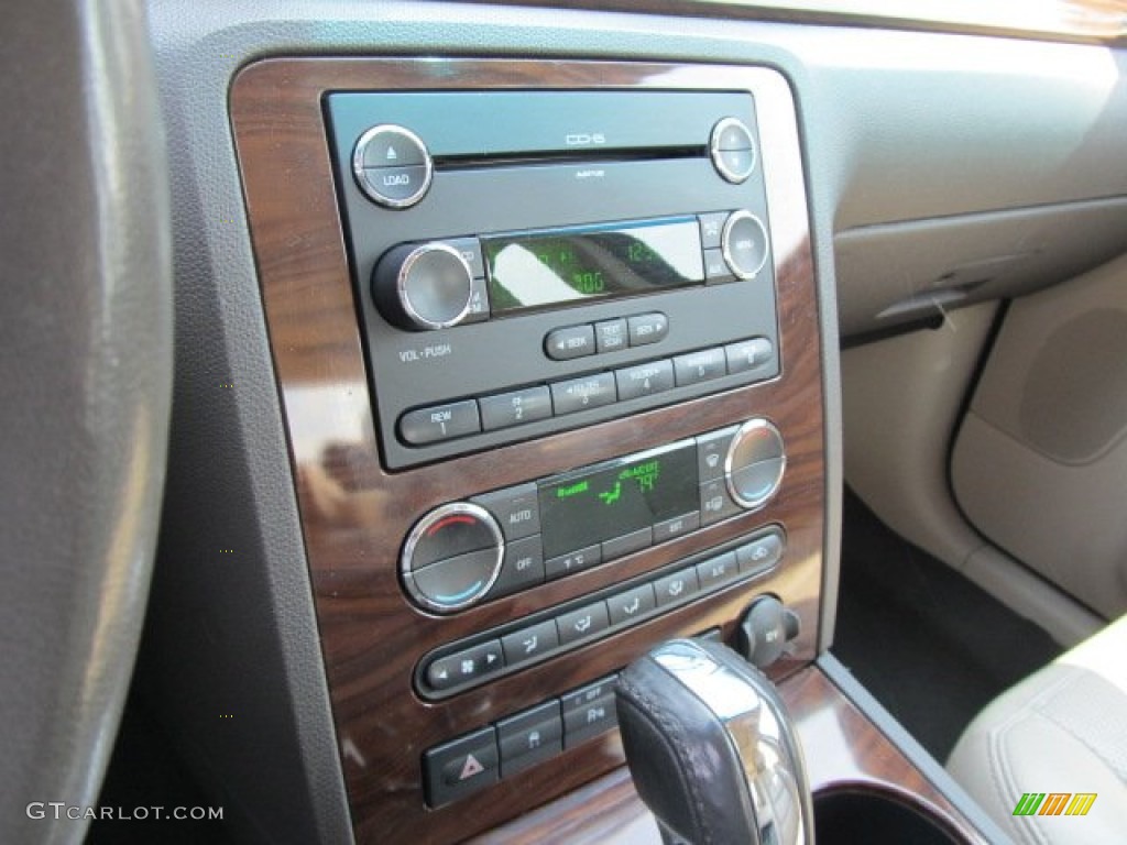 2008 Ford Taurus SEL AWD Audio System Photos