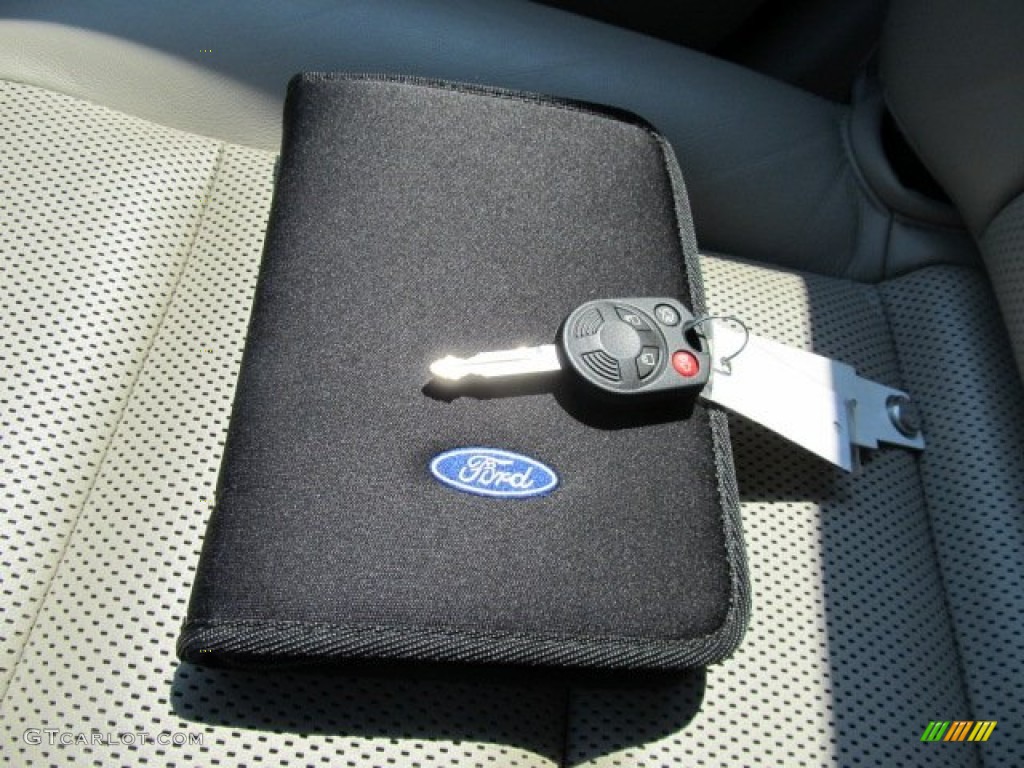 2008 Ford Taurus SEL AWD Keys Photos