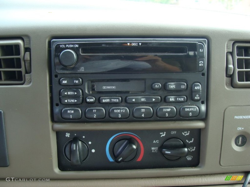 2003 Ford F250 Super Duty XLT SuperCab 4x4 Audio System Photo #53187286