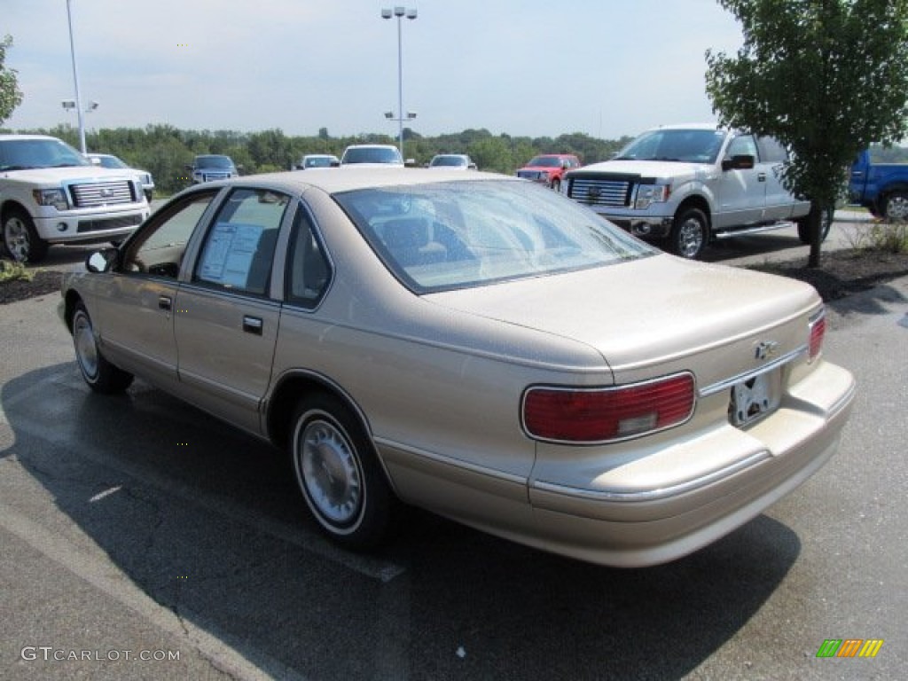 1995 Caprice Classic Sedan - Light Driftwood Metallic / Tan photo #7