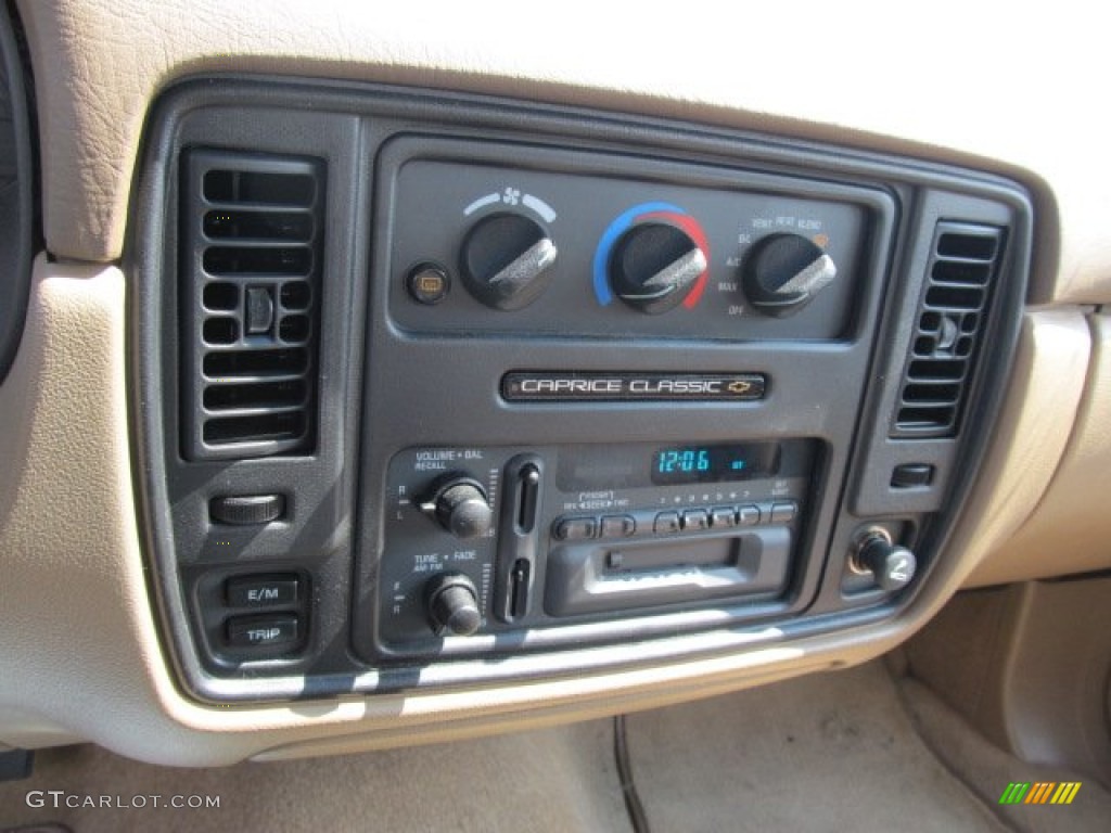 1995 Caprice Classic Sedan - Light Driftwood Metallic / Tan photo #17