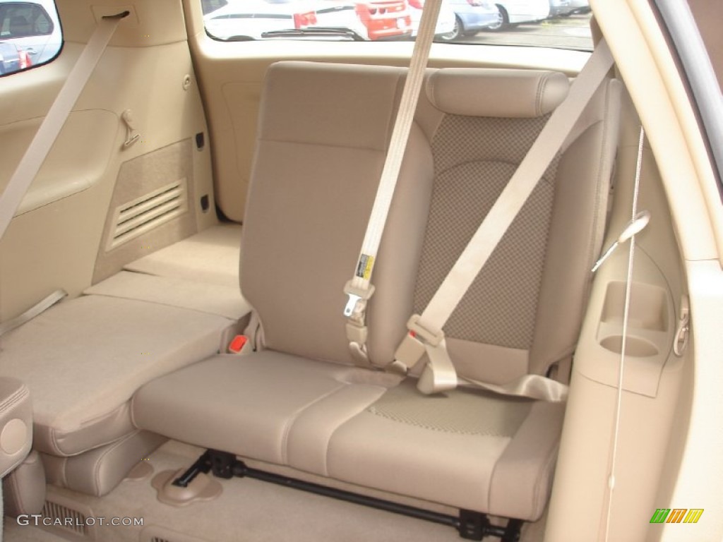 Tan Interior 2008 Saturn Outlook XR Photo #53188607