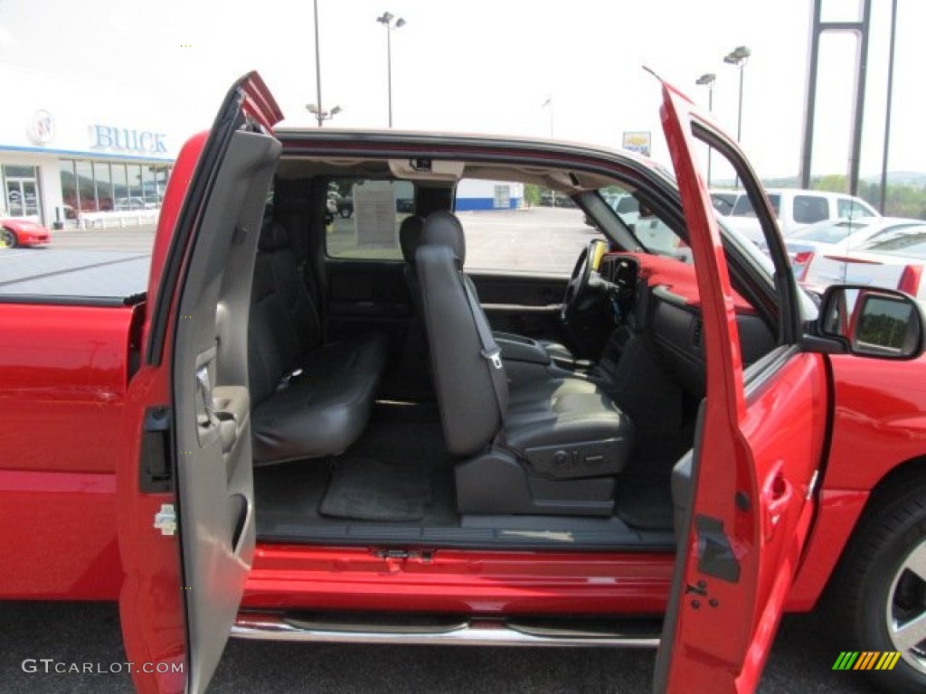 Dark Charcoal Interior 2004 Chevrolet Silverado 1500 SS Extended Cab AWD Photo #53189465