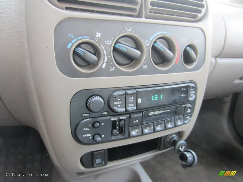 2002 Dodge Neon SE Audio System Photo #53189630