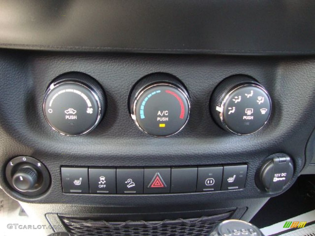 2012 Jeep Wrangler Unlimited Sahara 4x4 Controls Photo #53194294