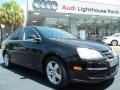 Black - Jetta SE Sedan Photo No. 2