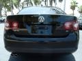 Black - Jetta SE Sedan Photo No. 6