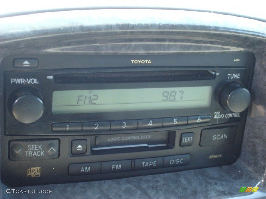 2003 Toyota Sequoia SR5 Audio System Photos