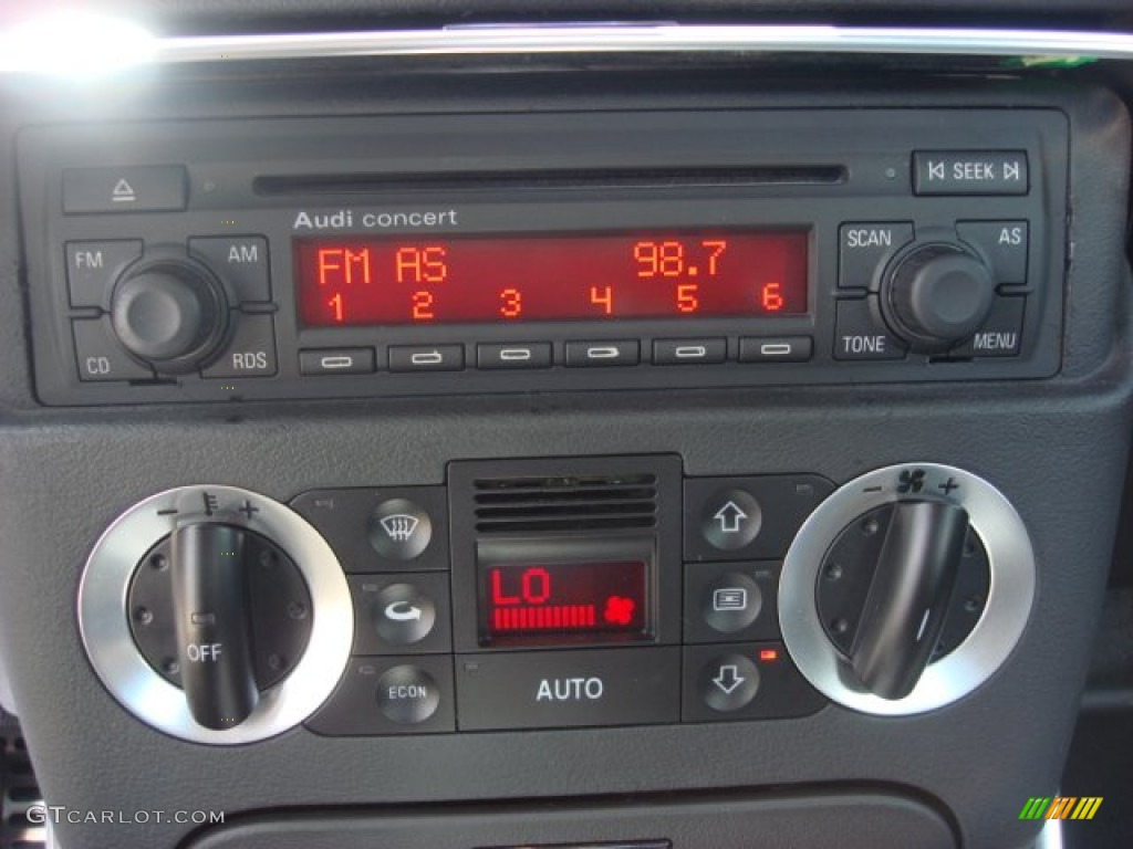 2003 Audi TT 1.8T Coupe Audio System Photo #53202269