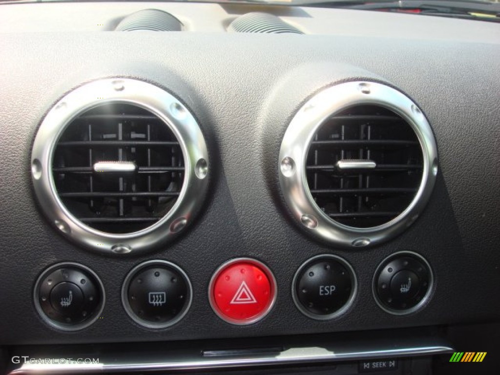 2003 Audi TT 1.8T Coupe Controls Photo #53202282