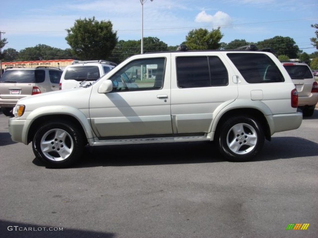 2002 QX4 4x4 - Ivory Pearl / Stone Beige photo #3