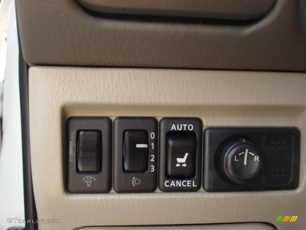 2002 QX4 4x4 - Ivory Pearl / Stone Beige photo #21