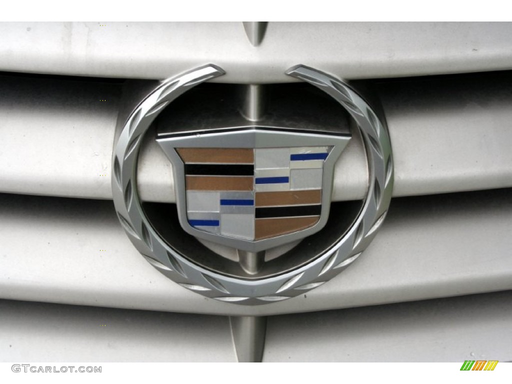 2002 Cadillac Escalade Standard Escalade Model Marks and Logos Photo #53205221