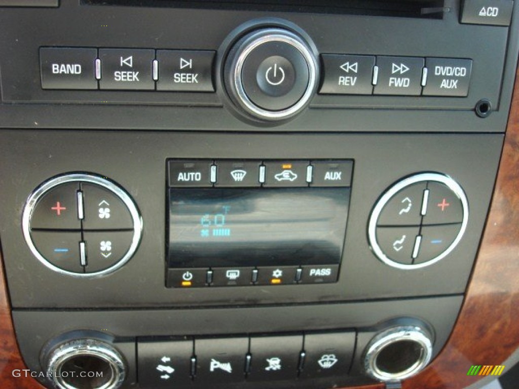 2007 Chevrolet Tahoe LT 4x4 Controls Photo #53205251