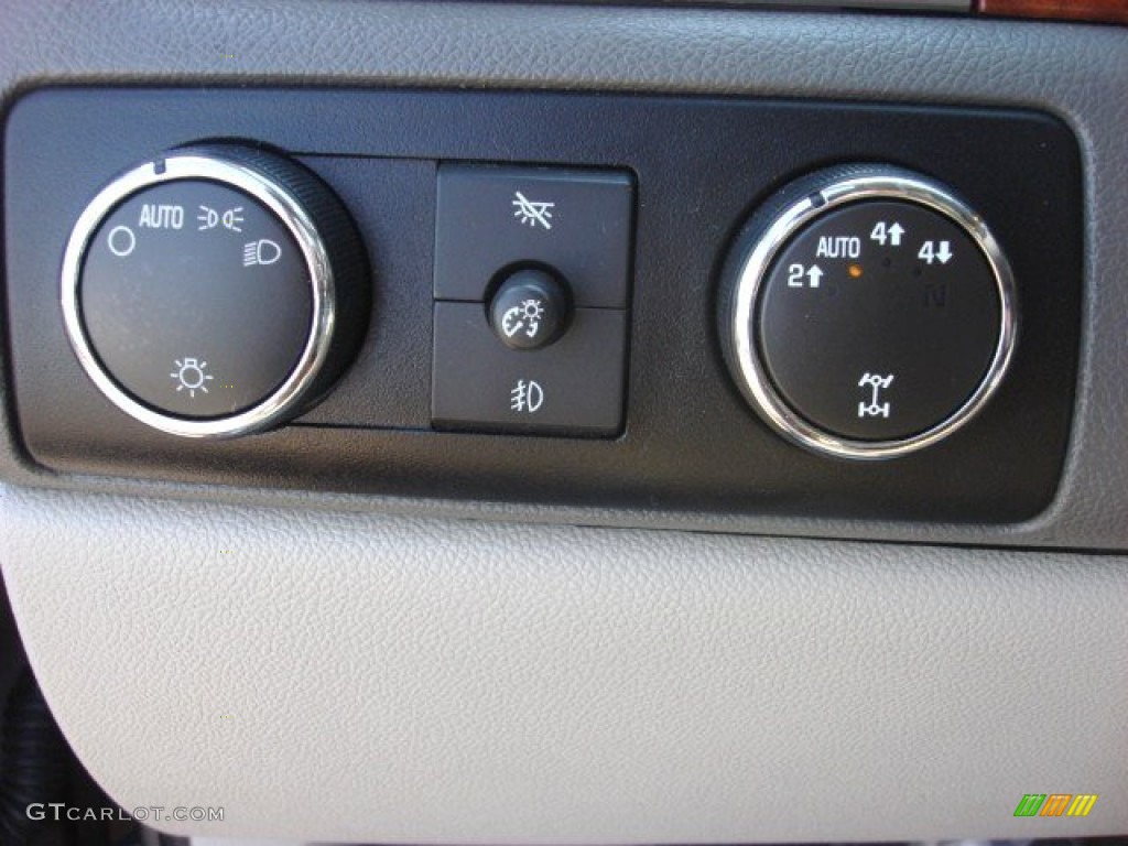 2007 Chevrolet Tahoe LT 4x4 Controls Photo #53205347