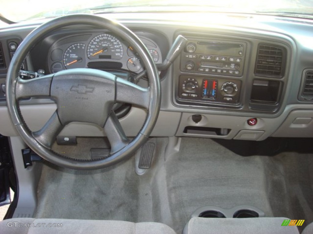 2004 Chevrolet Tahoe LS 4x4 Gray/Dark Charcoal Dashboard Photo #53205695