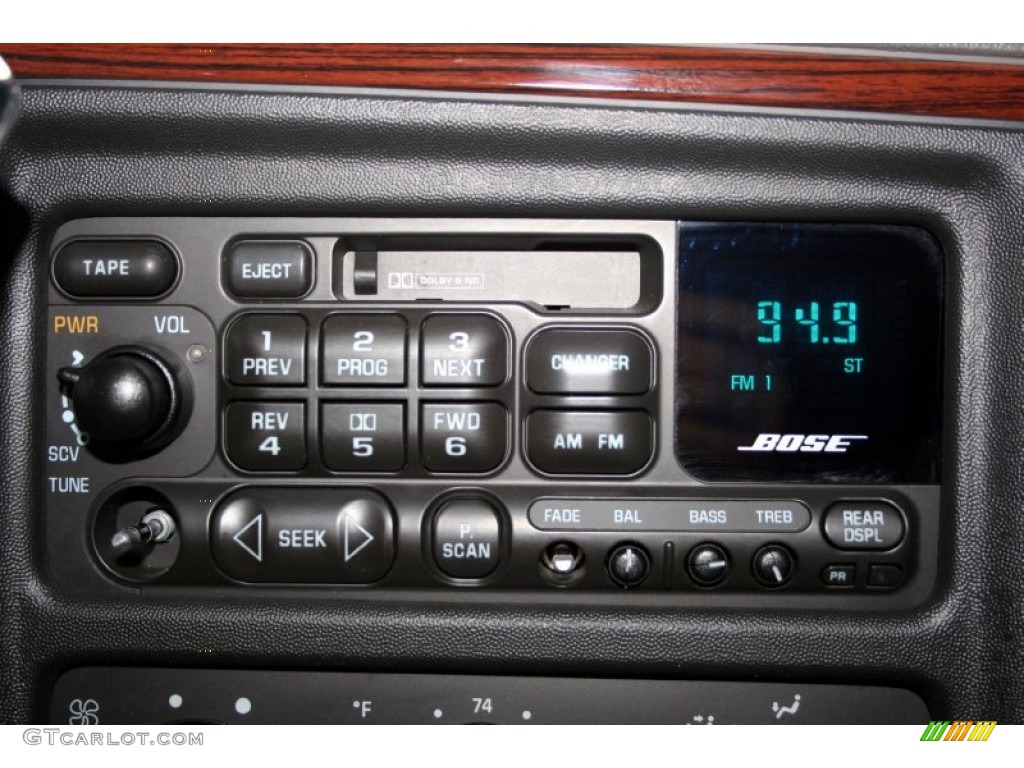 2002 Cadillac Escalade Standard Escalade Model Audio System Photo #53205716