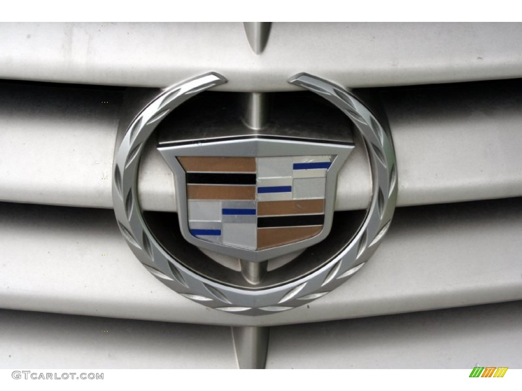 2002 Cadillac Escalade Standard Escalade Model Marks and Logos Photo #53205734