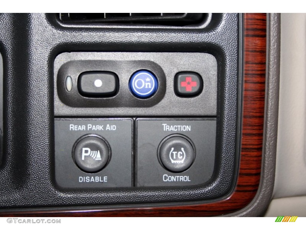 2002 Cadillac Escalade Standard Escalade Model Controls Photo #53205791