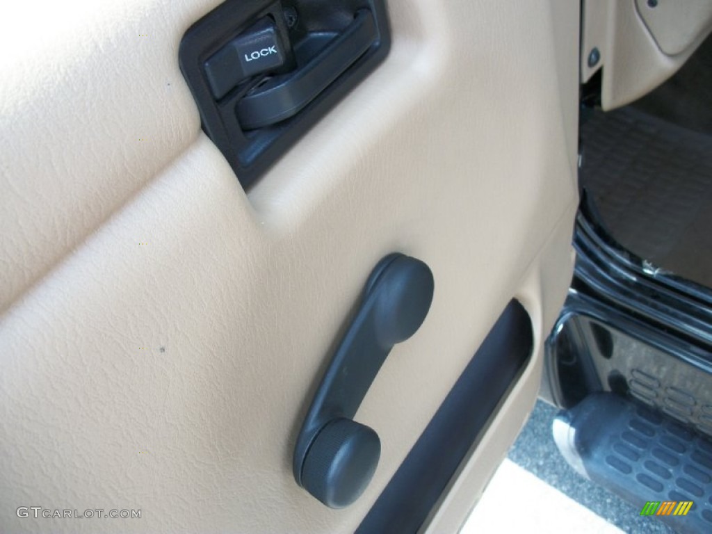 2002 Wrangler Sahara 4x4 - Black / Camel Beige/Dark Green photo #12