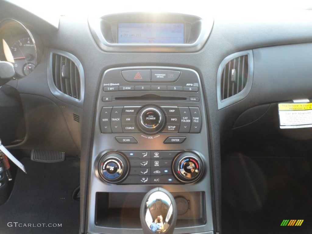 2012 Hyundai Genesis Coupe 2.0T Controls Photo #53214098
