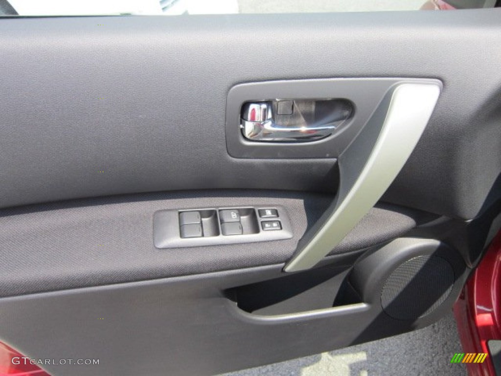 2011 Rogue S AWD - Cayenne Red / Black photo #17